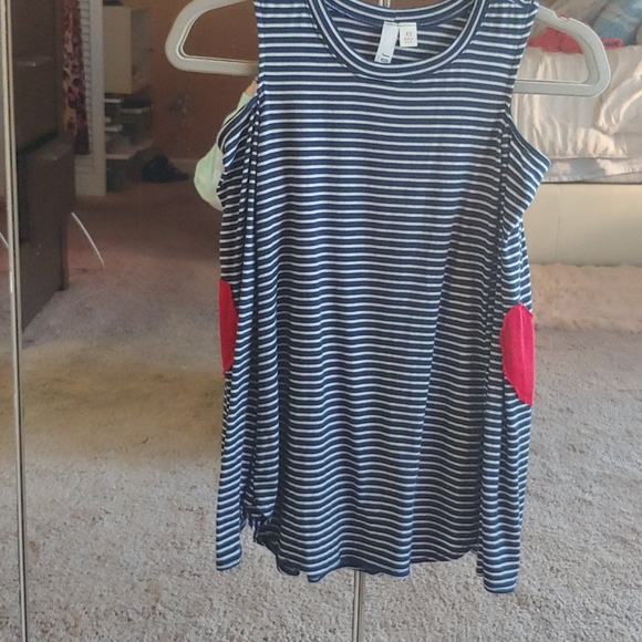 Shirt - Picture 4 of 4